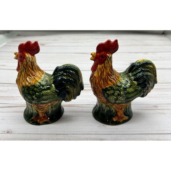 Vintage Style Rooster Chicken Ceramic Salt & Pepper Shakers Red Green Home Decor - Picture 4 of 7
